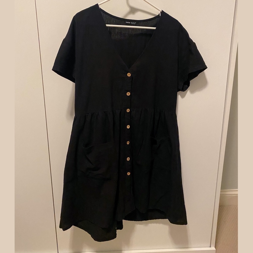 Summer dress. Button front.